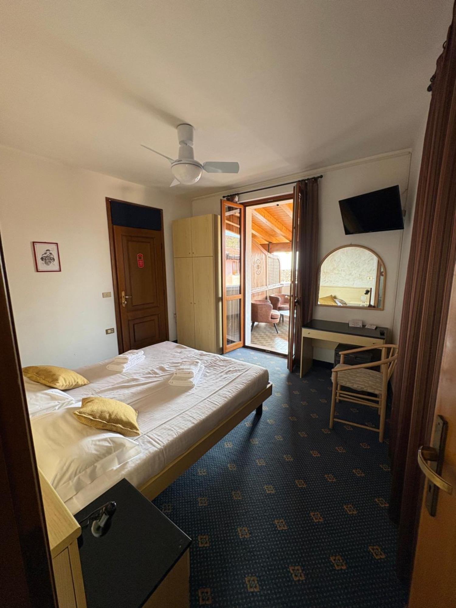 Garni Hotel Tignale Exterior photo