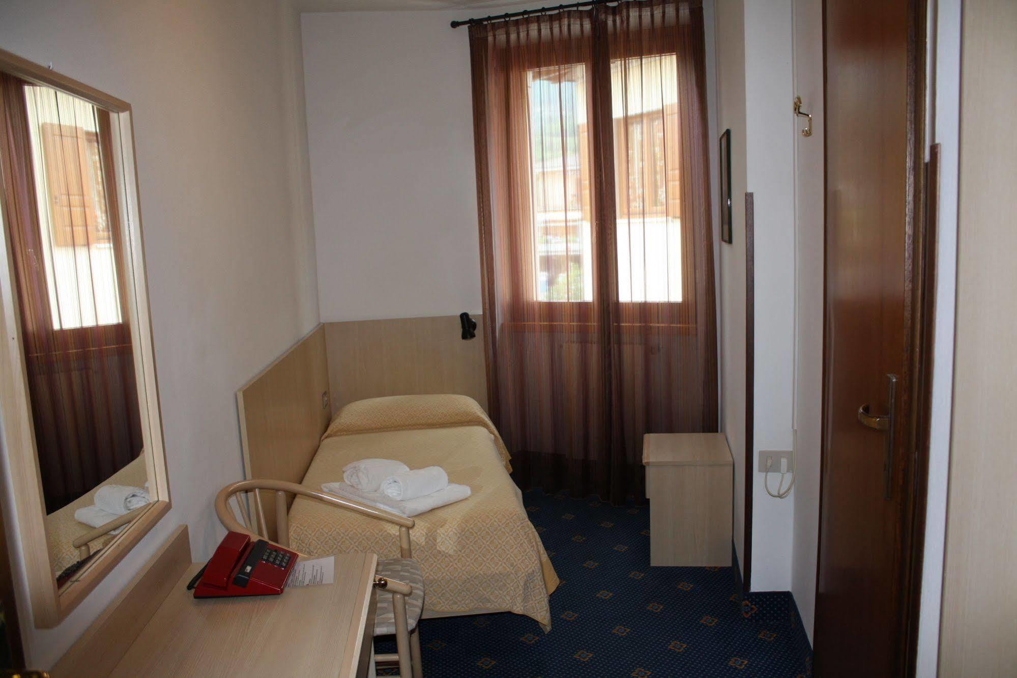 Garni Hotel Tignale Exterior photo